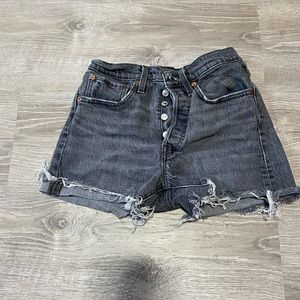 High waisted Levi shorts